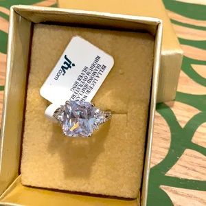 NWT Bella Luce ring